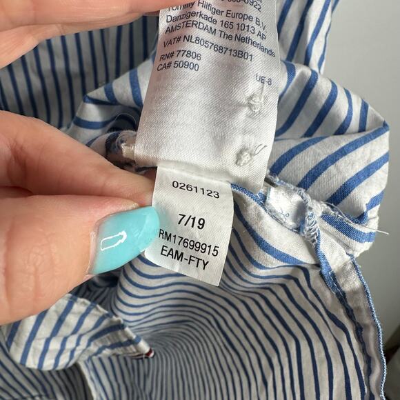 Tommy Hilfiger cotton blue + white vertical stripe relaxed fit button up shirt - Picture 4 of 7